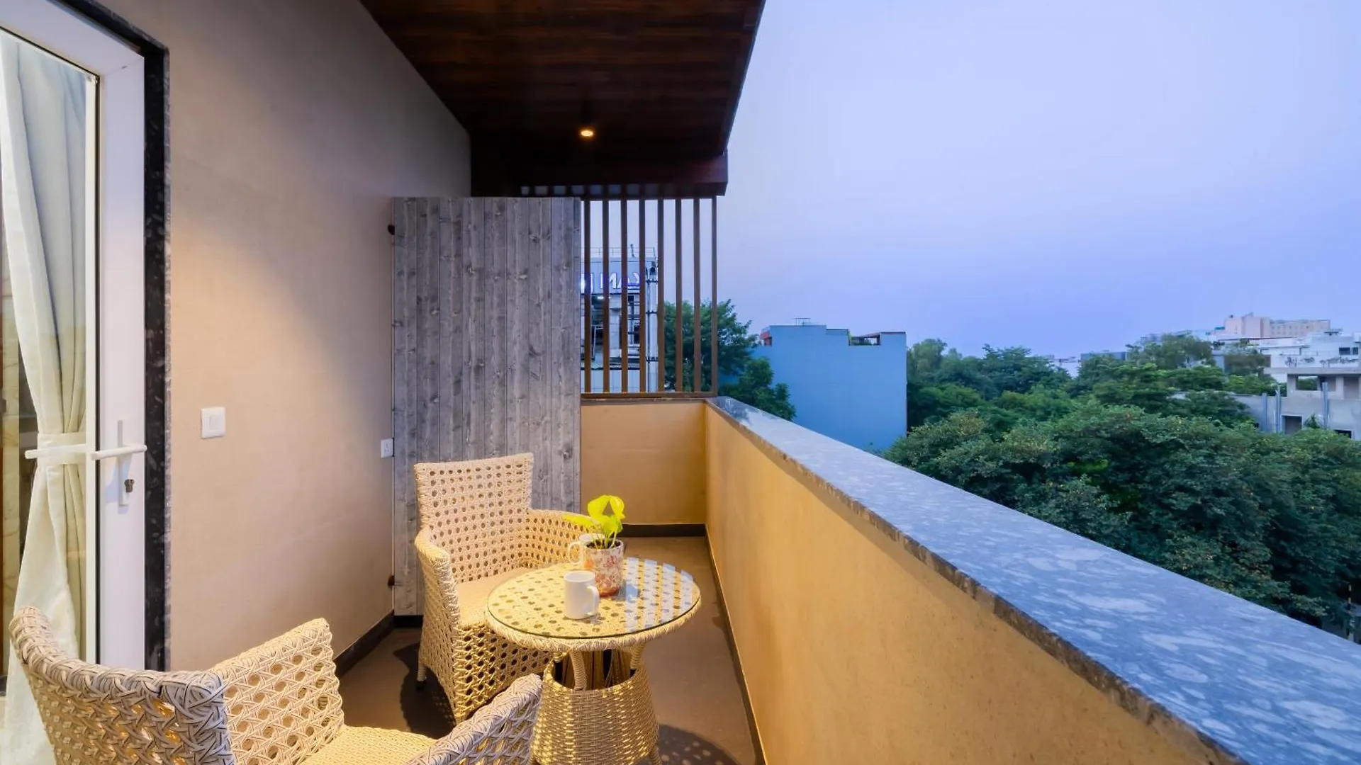 Kyomi Service Apartments Гургаон Апарт-отель