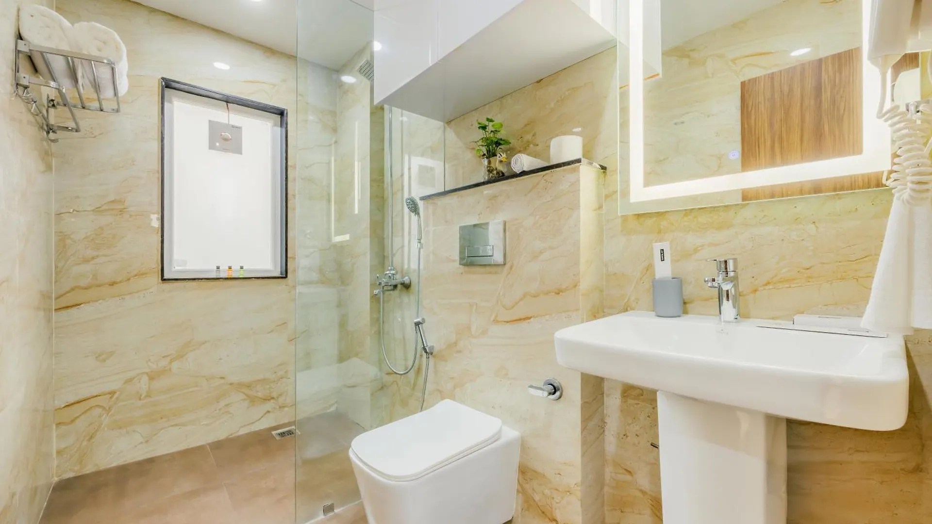 Kyomi Service Apartments Гургаон