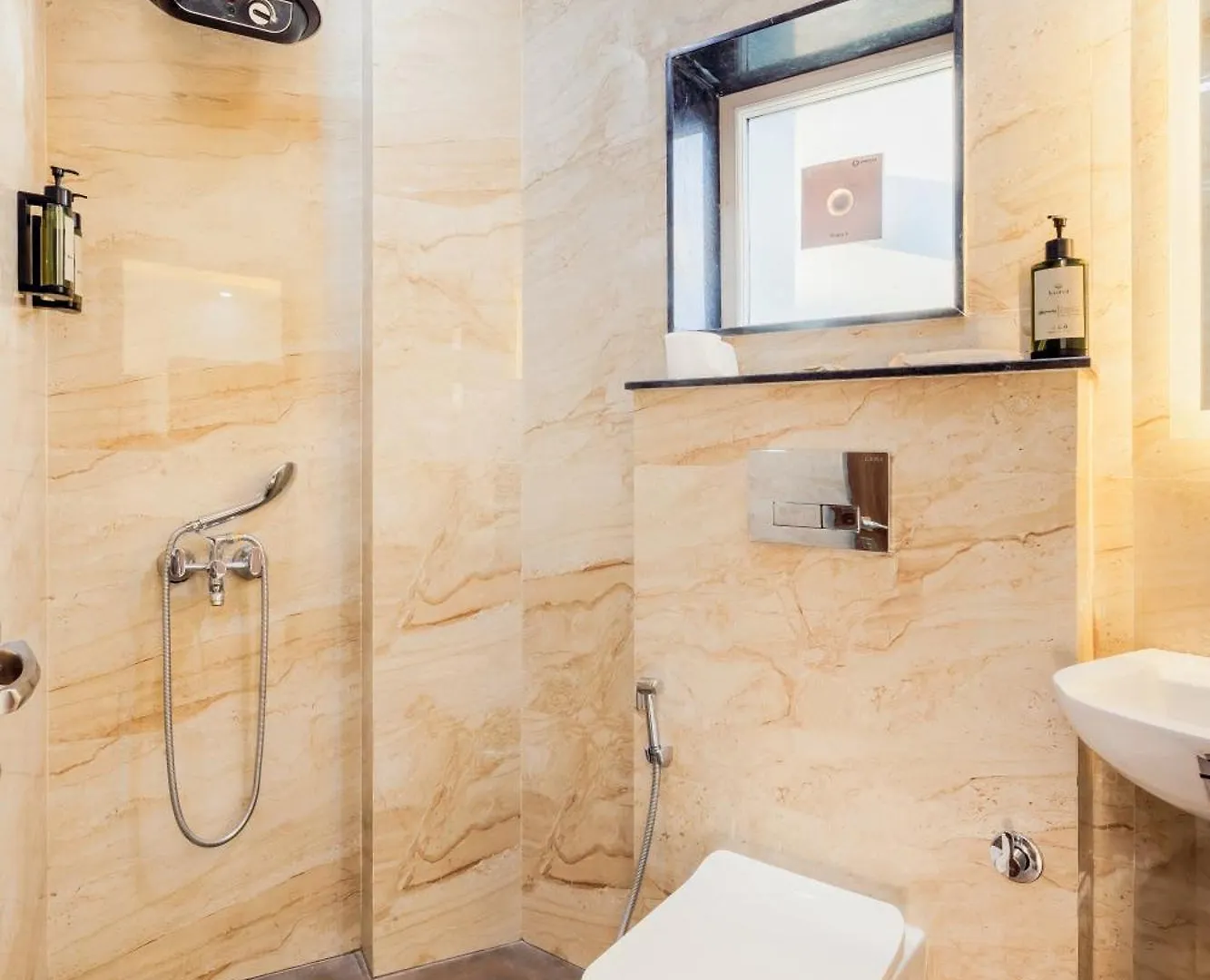 Kyomi Service Apartments Гургаон